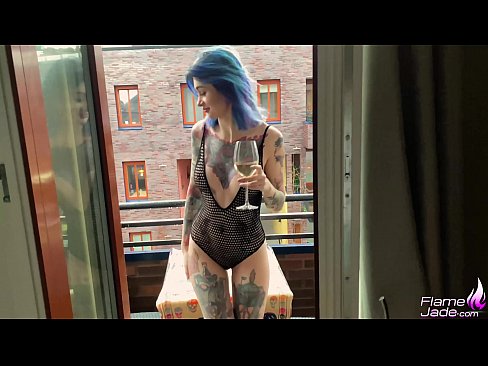 ❤️ 巨大的女孩大口吸吮，在空旷的天空下热情地做爱 ❤ Super sex